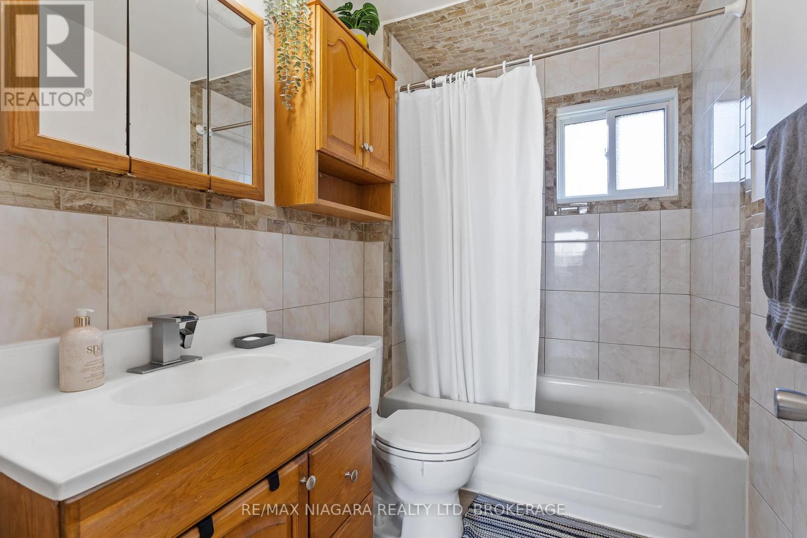 50 Merigold Street, St. Catharines, Ontario  L2S 2N5 - Photo 12 - X13002558