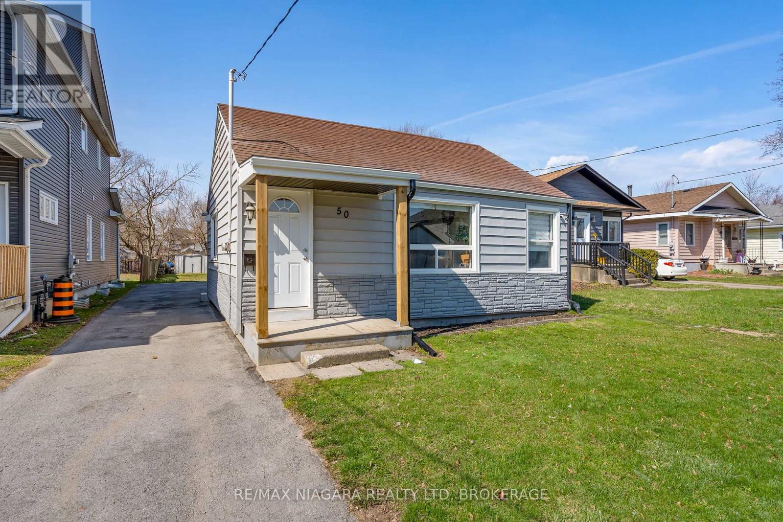 50 Merigold Street, St. Catharines, Ontario  L2S 2N5 - Photo 2 - X13002558