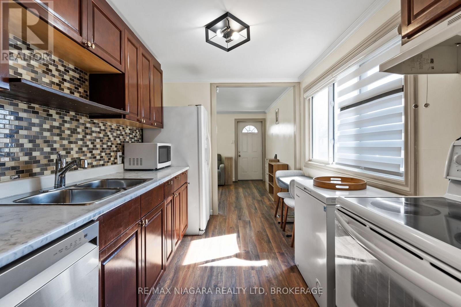 50 Merigold Street, St. Catharines, Ontario  L2S 2N5 - Photo 8 - X13002558