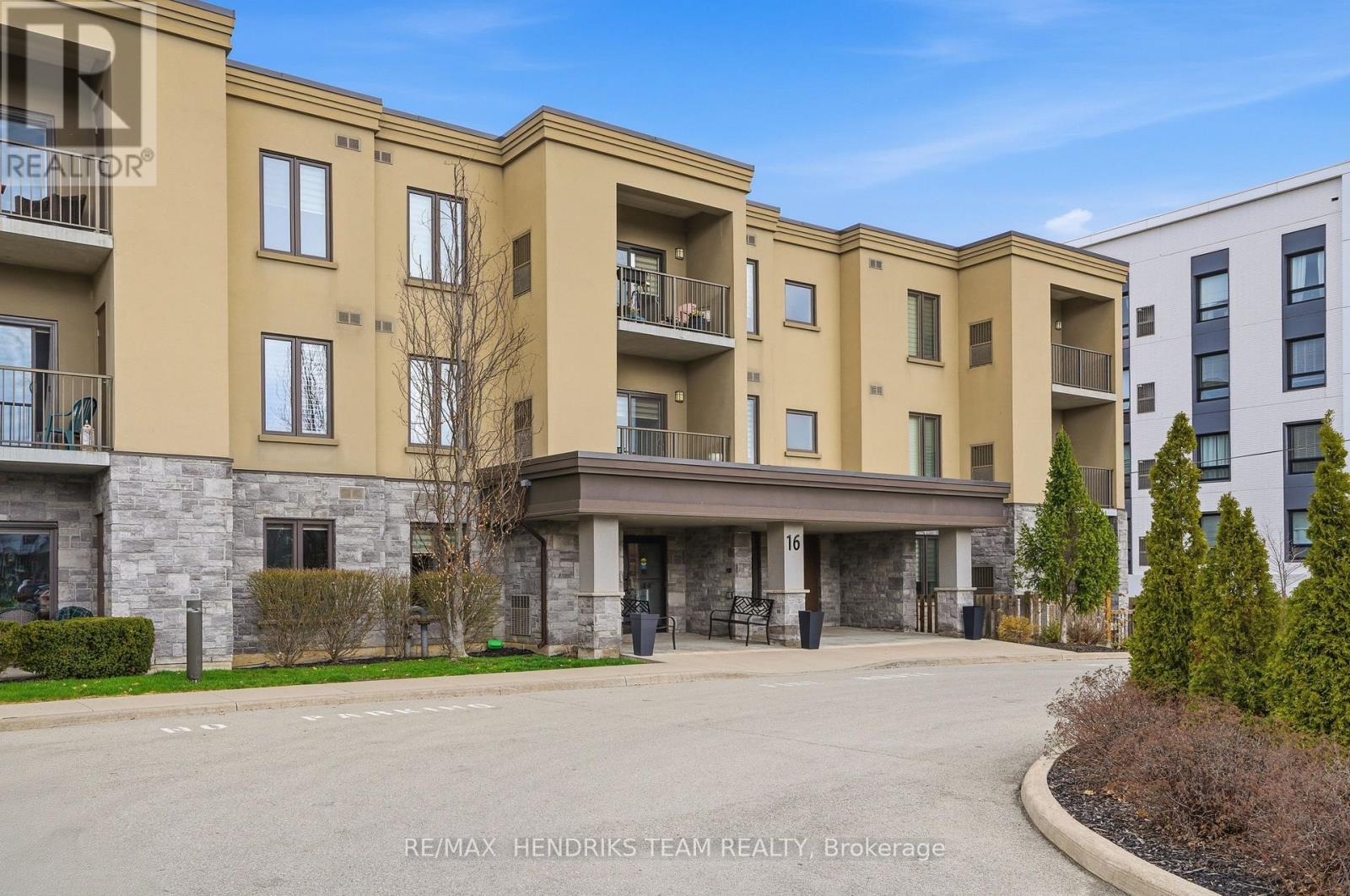 109 - 16 Sullivan Avenue, Thorold, Ontario  L2V 2Y2 - Photo 2 - X13002598