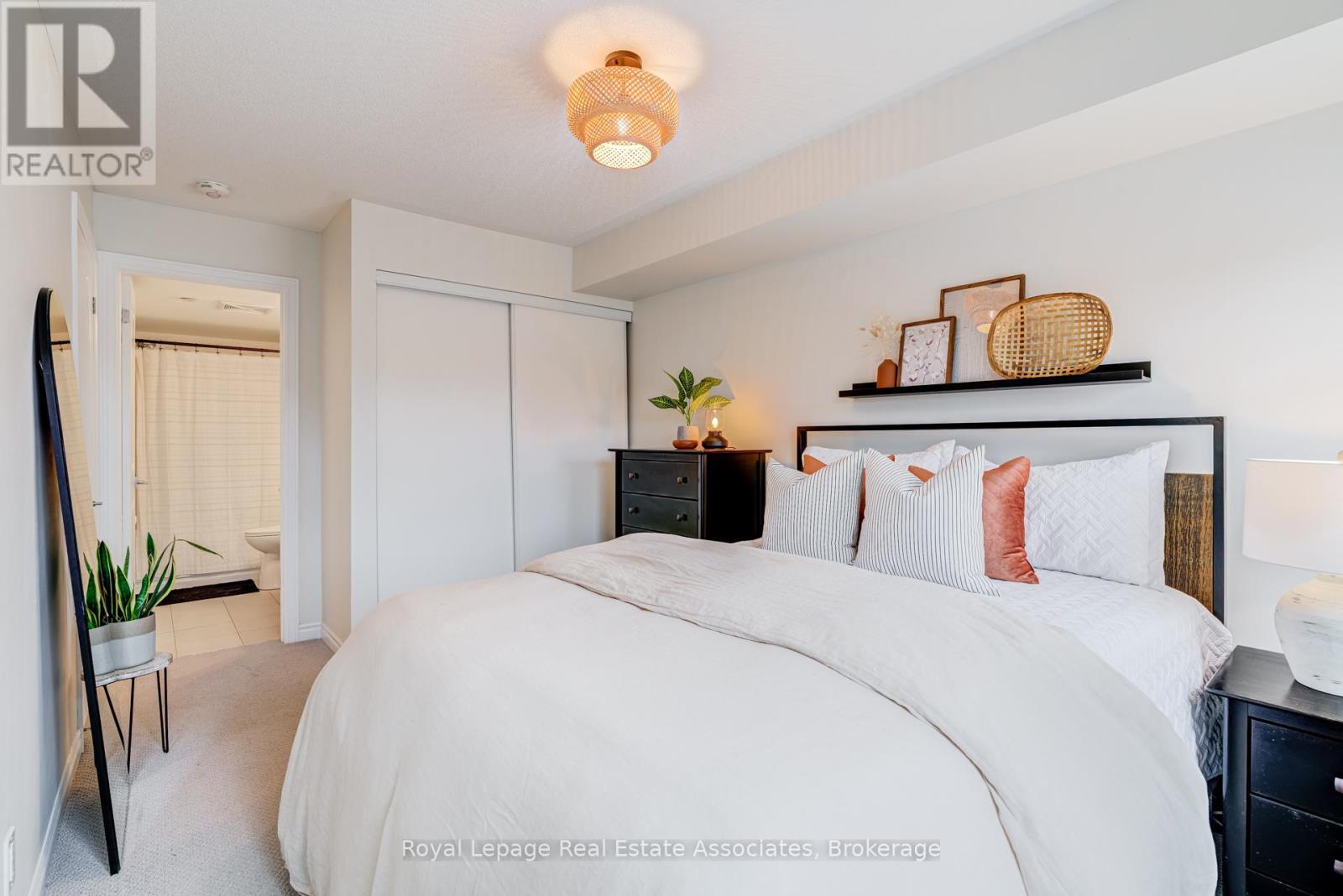 13 - 95 Eastwood Park Gardens, Toronto, Ontario  M8W 0B9 - Photo 15 - W13001512