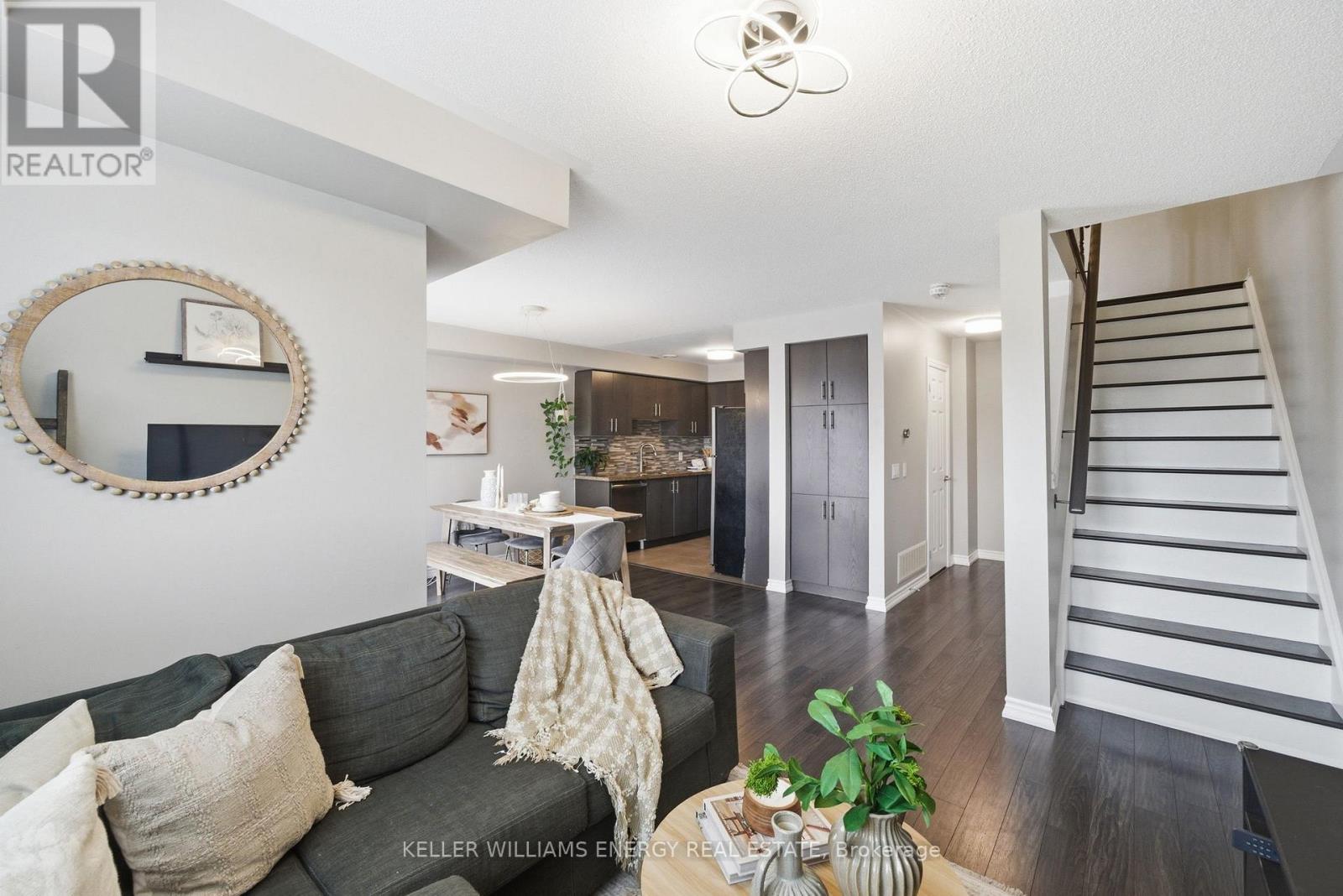 98 Tabaret Crescent, Oshawa, Ontario  L1L 0G5 - Photo 11 - E13002594