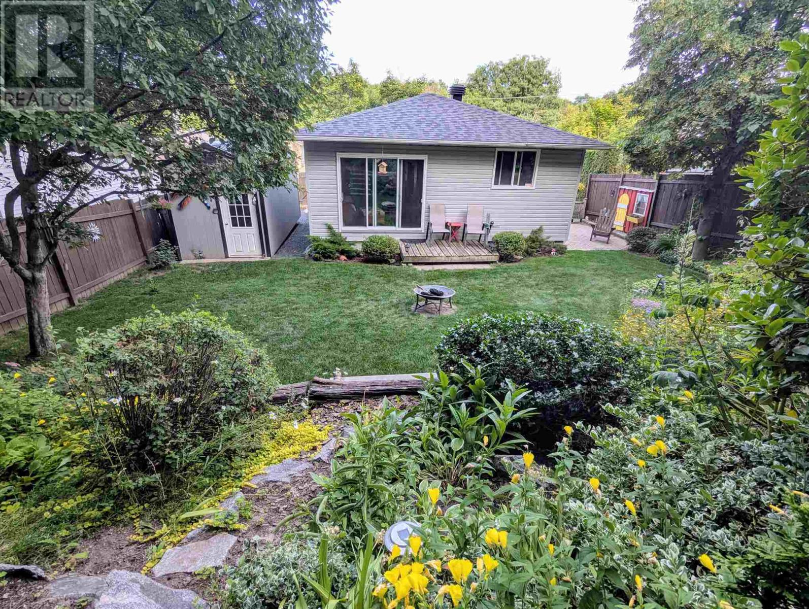 52 Hergott Ave, Elliot Lake, Ontario  P5A 3A8 - Photo 2 - SM260500