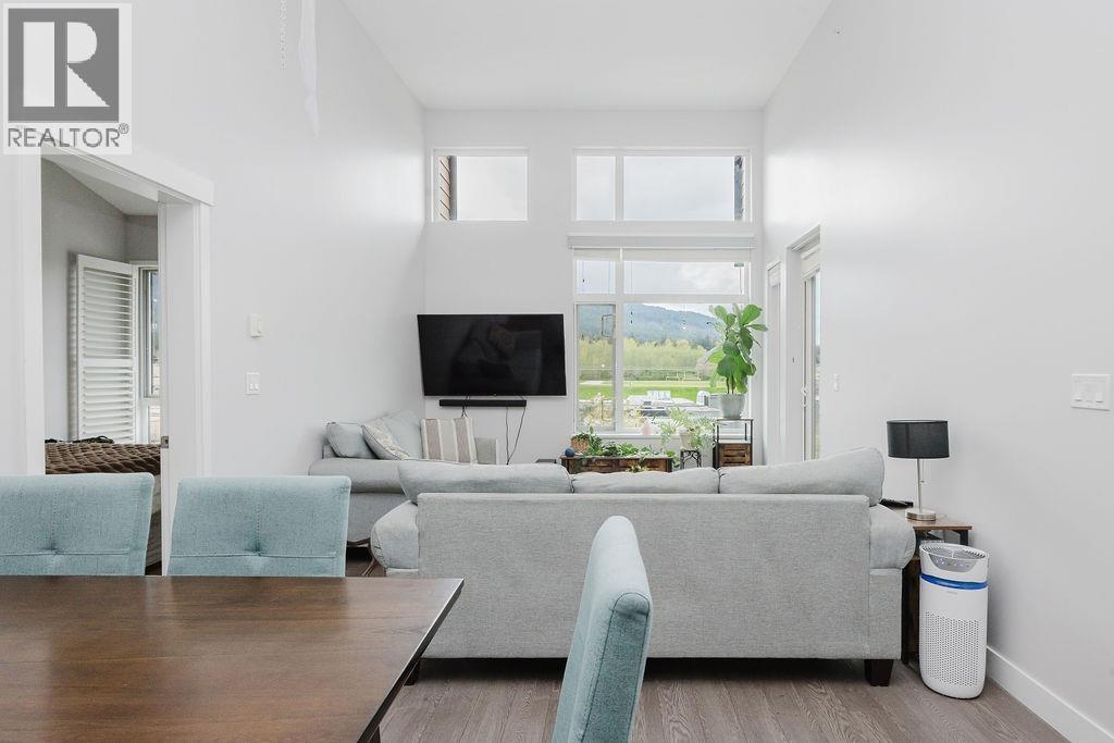 404 875 Gibsons Way, Gibsons, British Columbia  V0N 1V0 - Photo 3 - R3100188