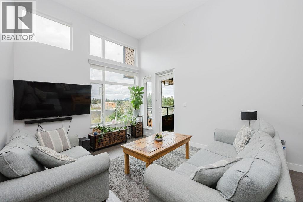 404 875 GIBSONS WAY, Gibsons, British Columbia