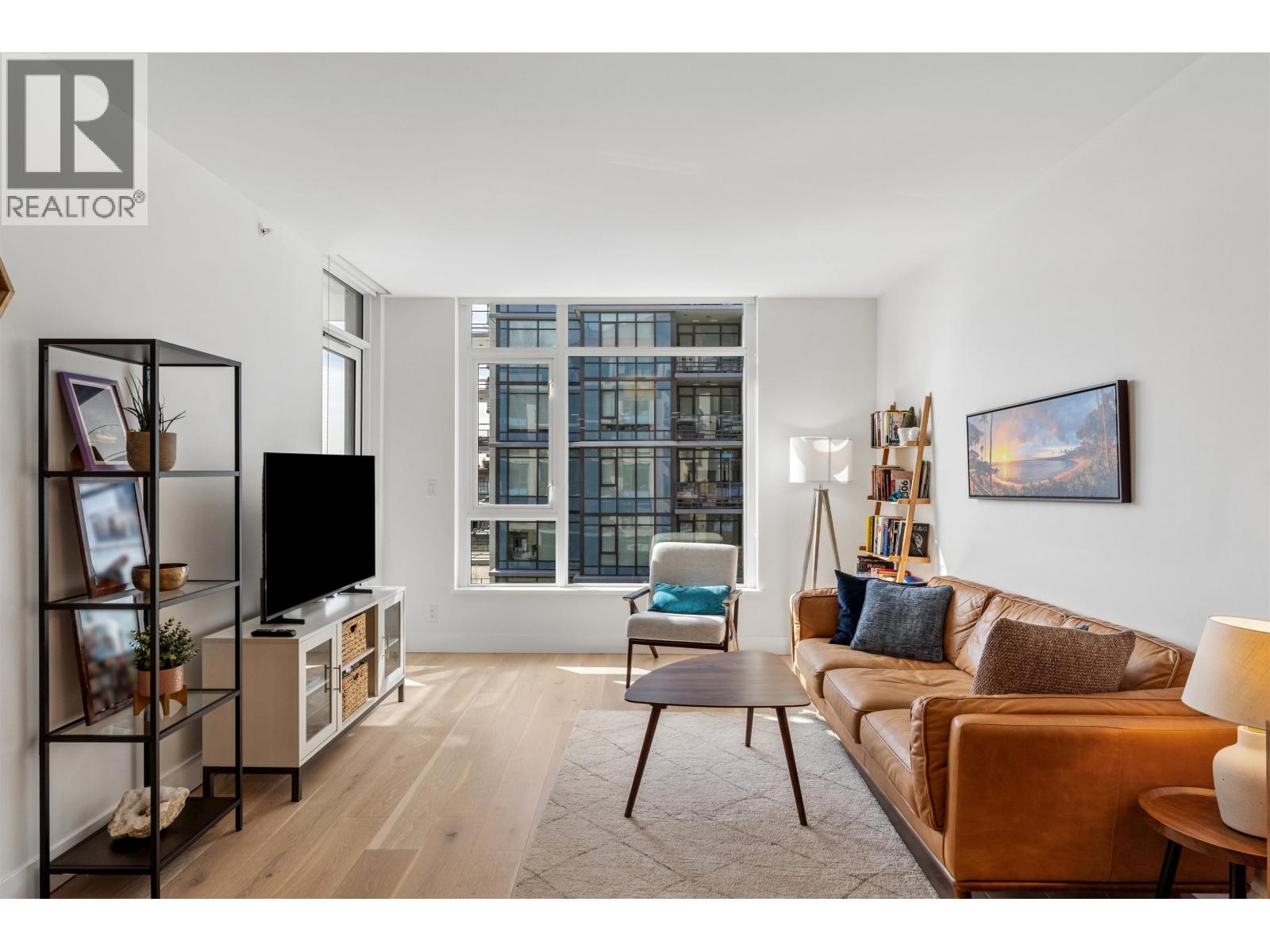 403 2780 Valley Centre Avenue, North Vancouver, British Columbia  V7J 0C4 - Photo 3 - R3111708