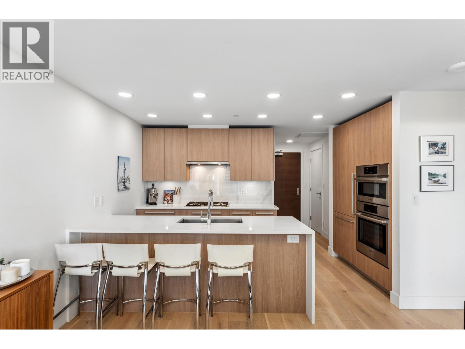 403 2780 Valley Centre Avenue, North Vancouver, British Columbia  V7J 0C4 - Photo 8 - R3111708