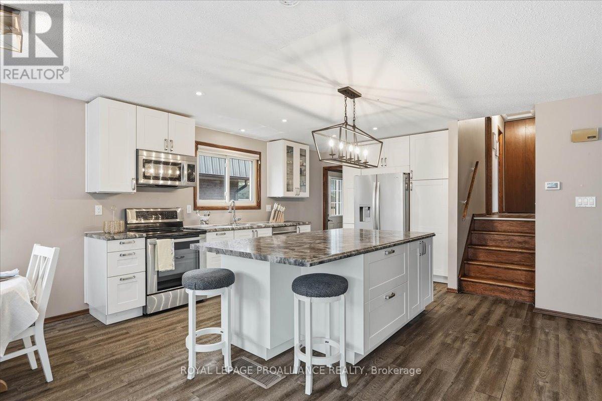 607 Bridge Street E, Belleville, Ontario  K8N 5G9 - Photo 14 - X13002696