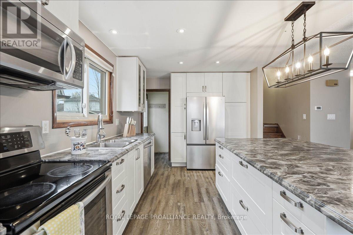 607 Bridge Street E, Belleville, Ontario  K8N 5G9 - Photo 17 - X13002696