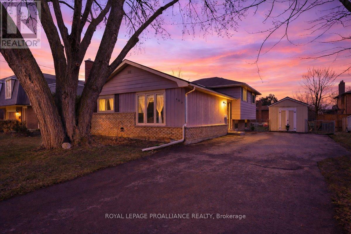 607 Bridge Street E, Belleville, Ontario  K8N 5G9 - Photo 2 - X13002696