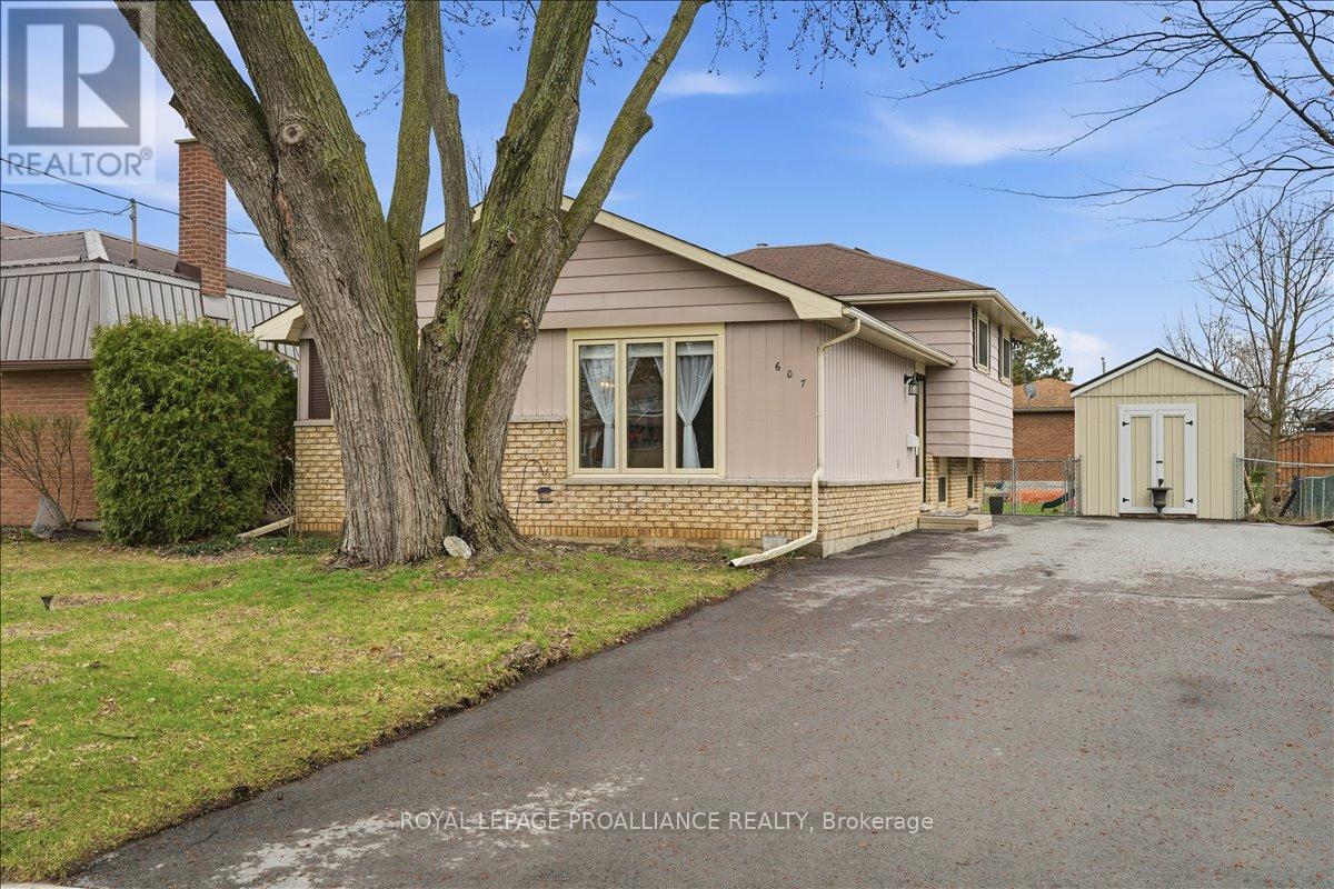 607 Bridge Street E, Belleville, Ontario  K8N 5G9 - Photo 3 - X13002696