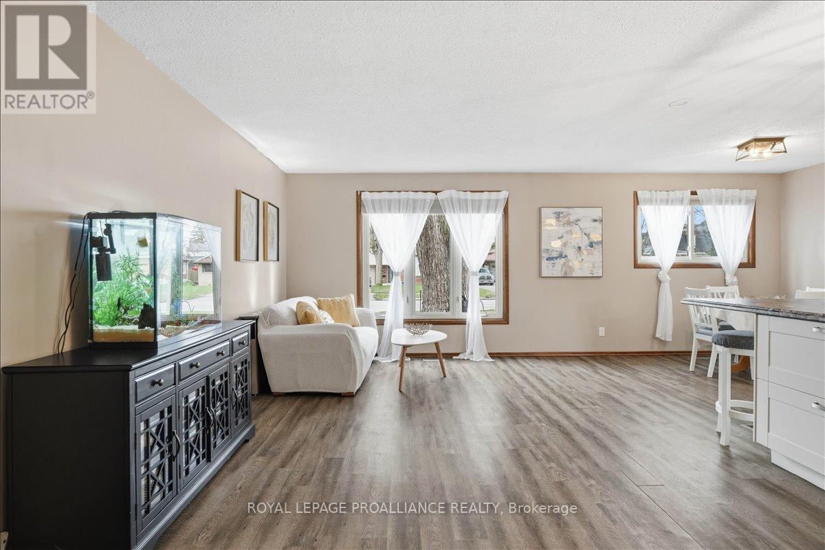 607 Bridge Street E, Belleville, Ontario  K8N 5G9 - Photo 7 - X13002696