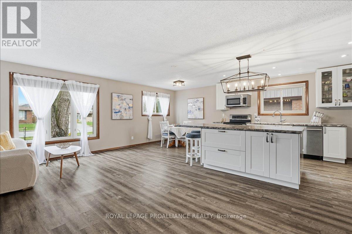 607 Bridge Street E, Belleville, Ontario  K8N 5G9 - Photo 8 - X13002696