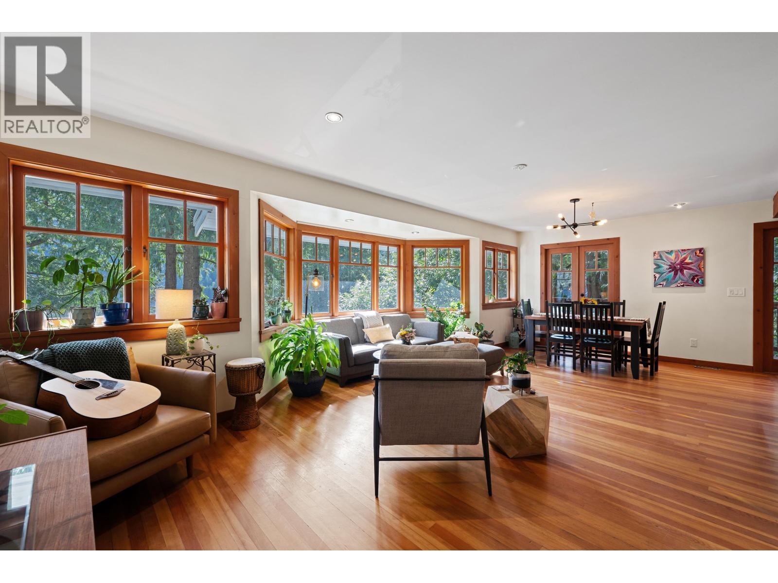 6524 Wellington Avenue, West Vancouver, British Columbia  V7W 2H9 - Photo 3 - R3111544