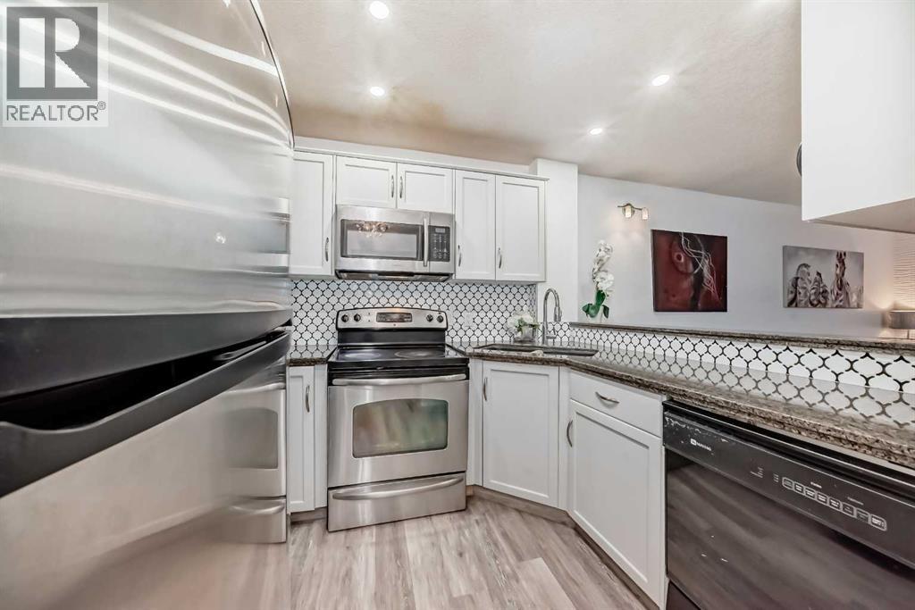 117, 36 Glamis Green SW, Calgary, Alberta  T3E 6V1 - Photo 6 - A2299556