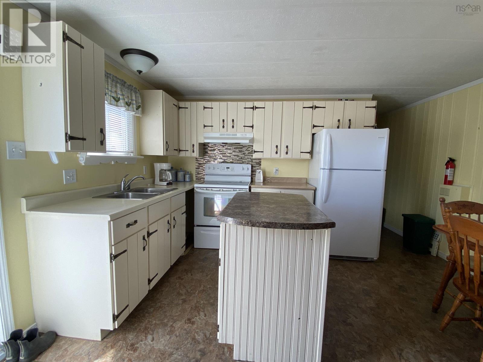 28 Christina Drive, White Point, Nova Scotia  B0T 1G0 - Photo 10 - 202607489