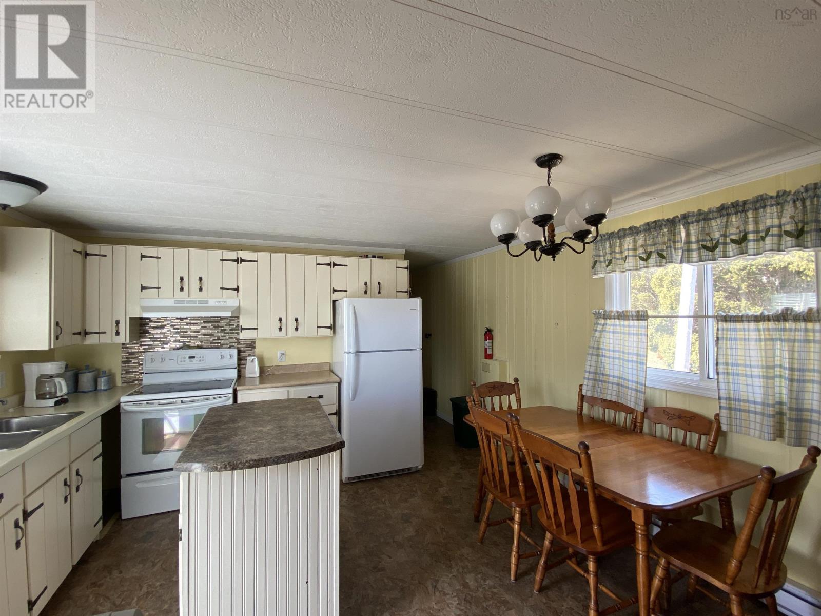 28 Christina Drive, White Point, Nova Scotia  B0T 1G0 - Photo 9 - 202607489