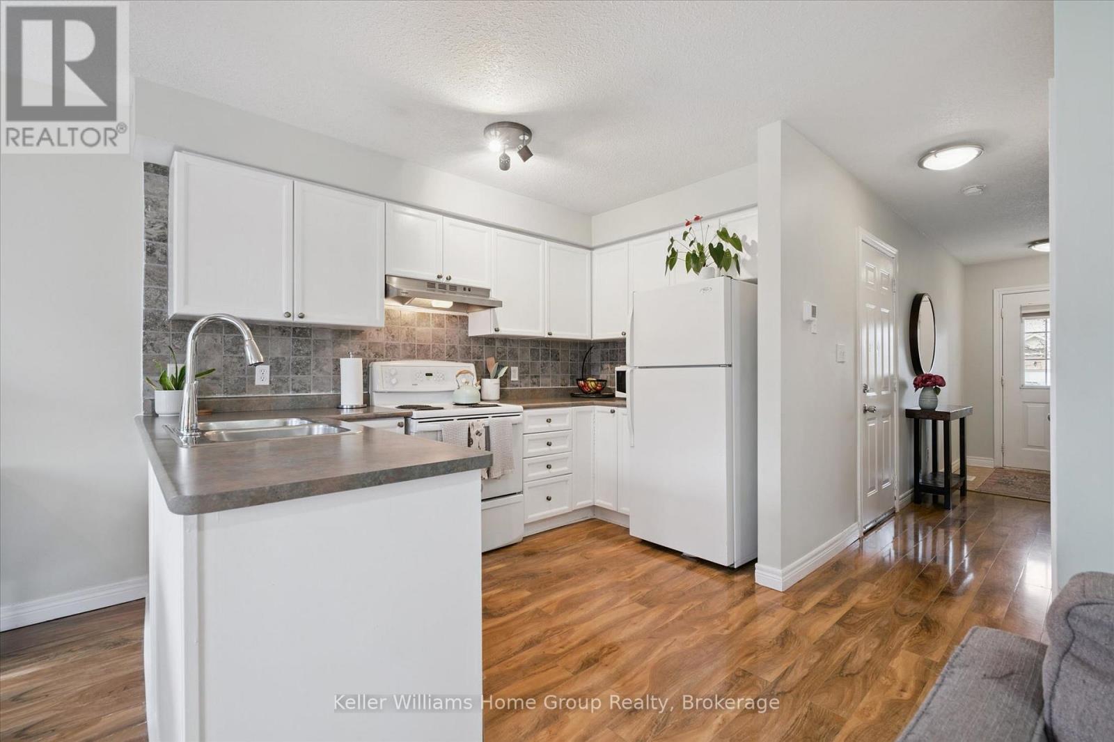 706 Denny Gate, Centre Wellington, Ontario  N1M 3S1 - Photo 8 - X13002596