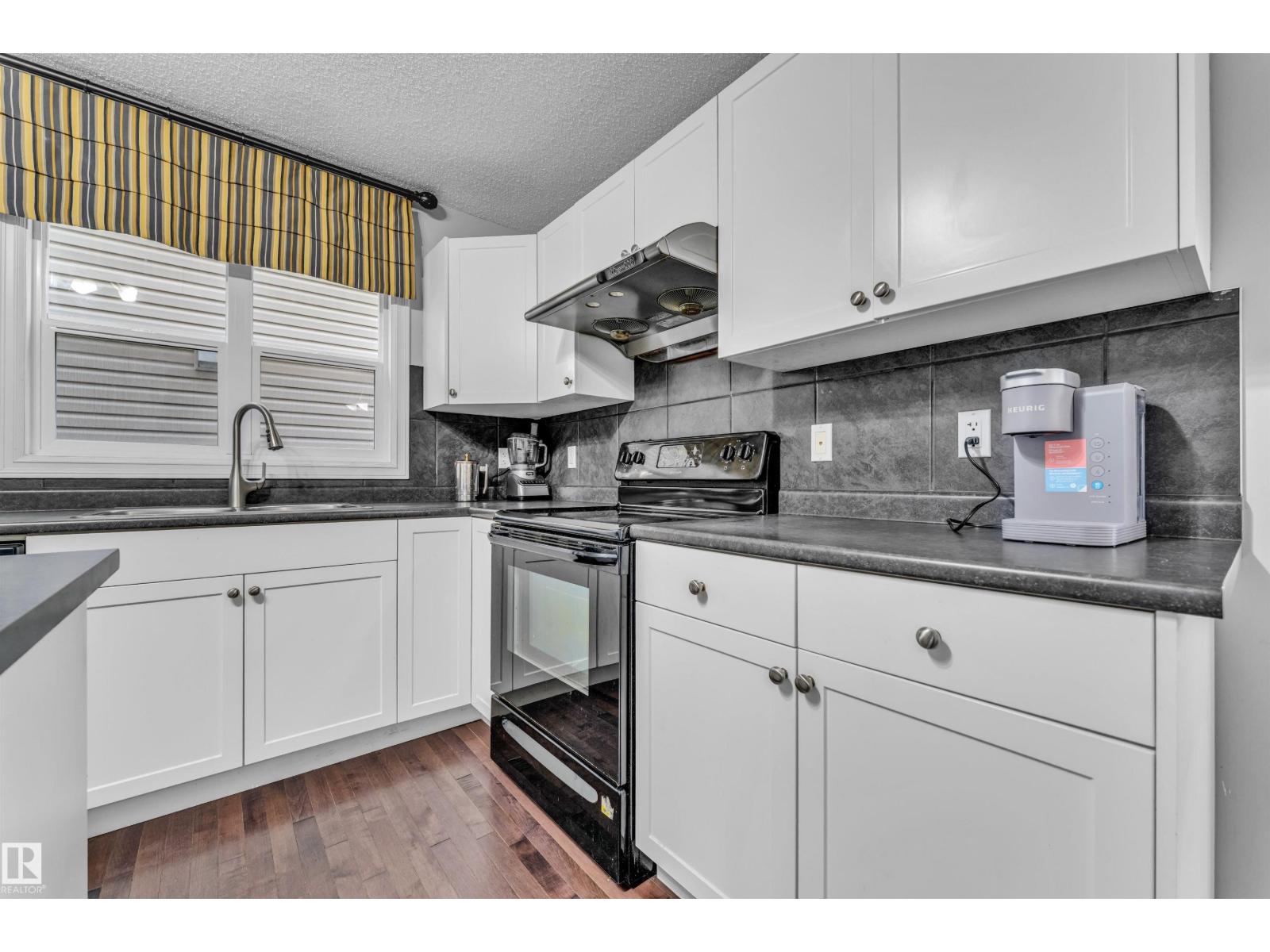 607 Allard Bv Sw, Edmonton, Alberta  T6W 0W8 - Photo 11 - E4482383