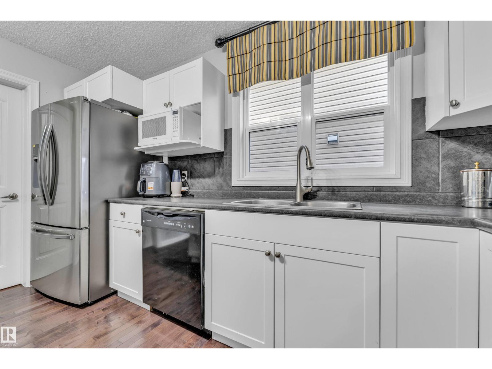 607 Allard Bv Sw, Edmonton, Alberta  T6W 0W8 - Photo 12 - E4482383