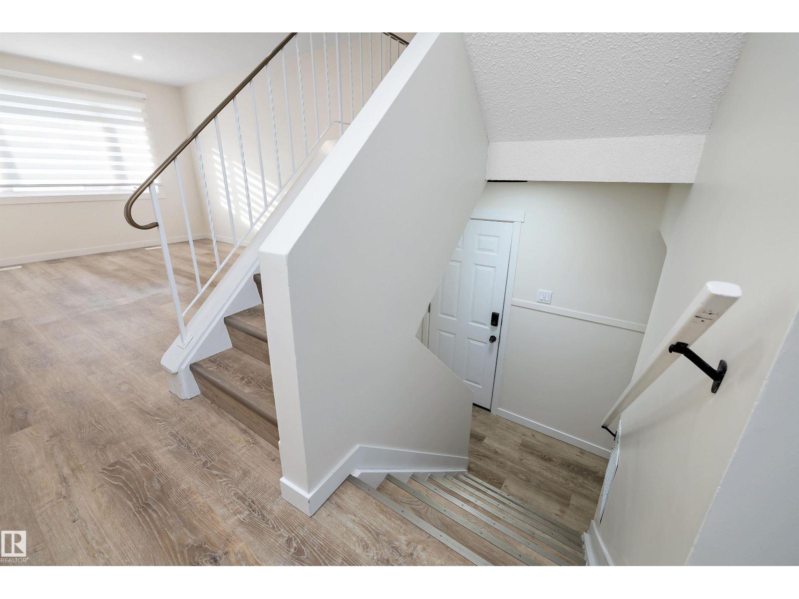 130 Callingwood Tw Nw, Edmonton, Alberta  T5T 1A3 - Photo 4 - E4482385