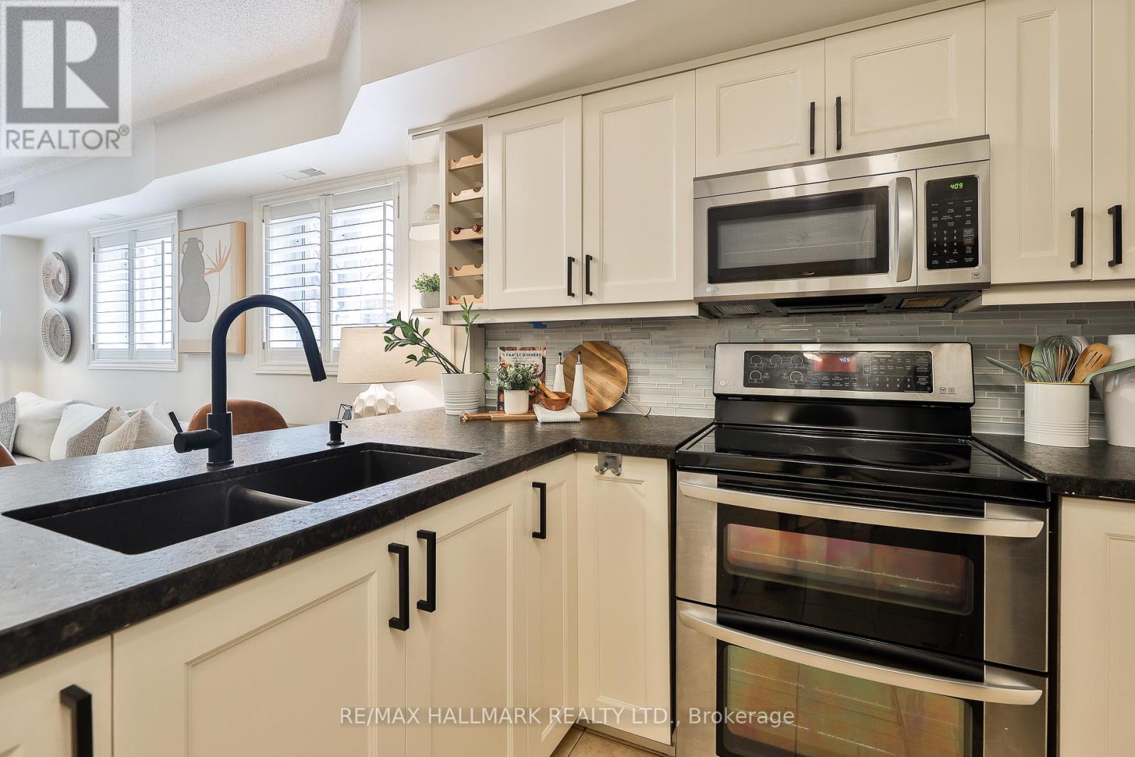 59 - 208 Niagara Street, Toronto, Ontario  M6J 3W5 - Photo 9 - C13002552