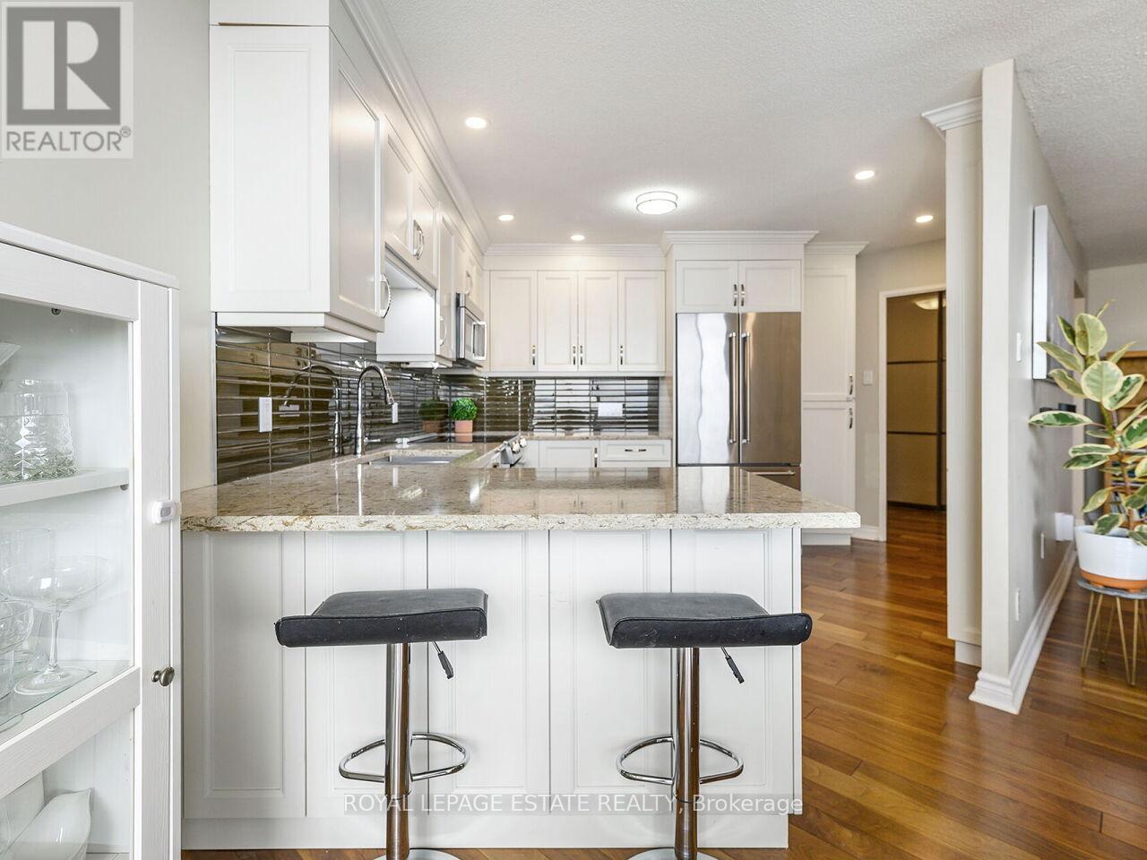 Ph05 - 75 Graydon Hall Manor, Toronto, Ontario  M3A 3M5 - Photo 14 - C13002618