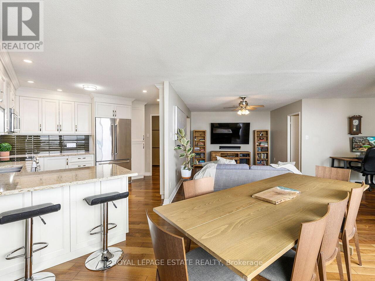 Ph05 - 75 Graydon Hall Manor, Toronto, Ontario  M3A 3M5 - Photo 17 - C13002618