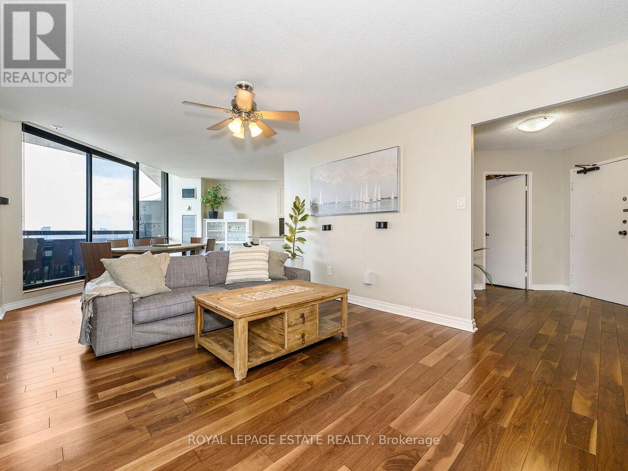 Ph05 - 75 Graydon Hall Manor, Toronto, Ontario  M3A 3M5 - Photo 8 - C13002618