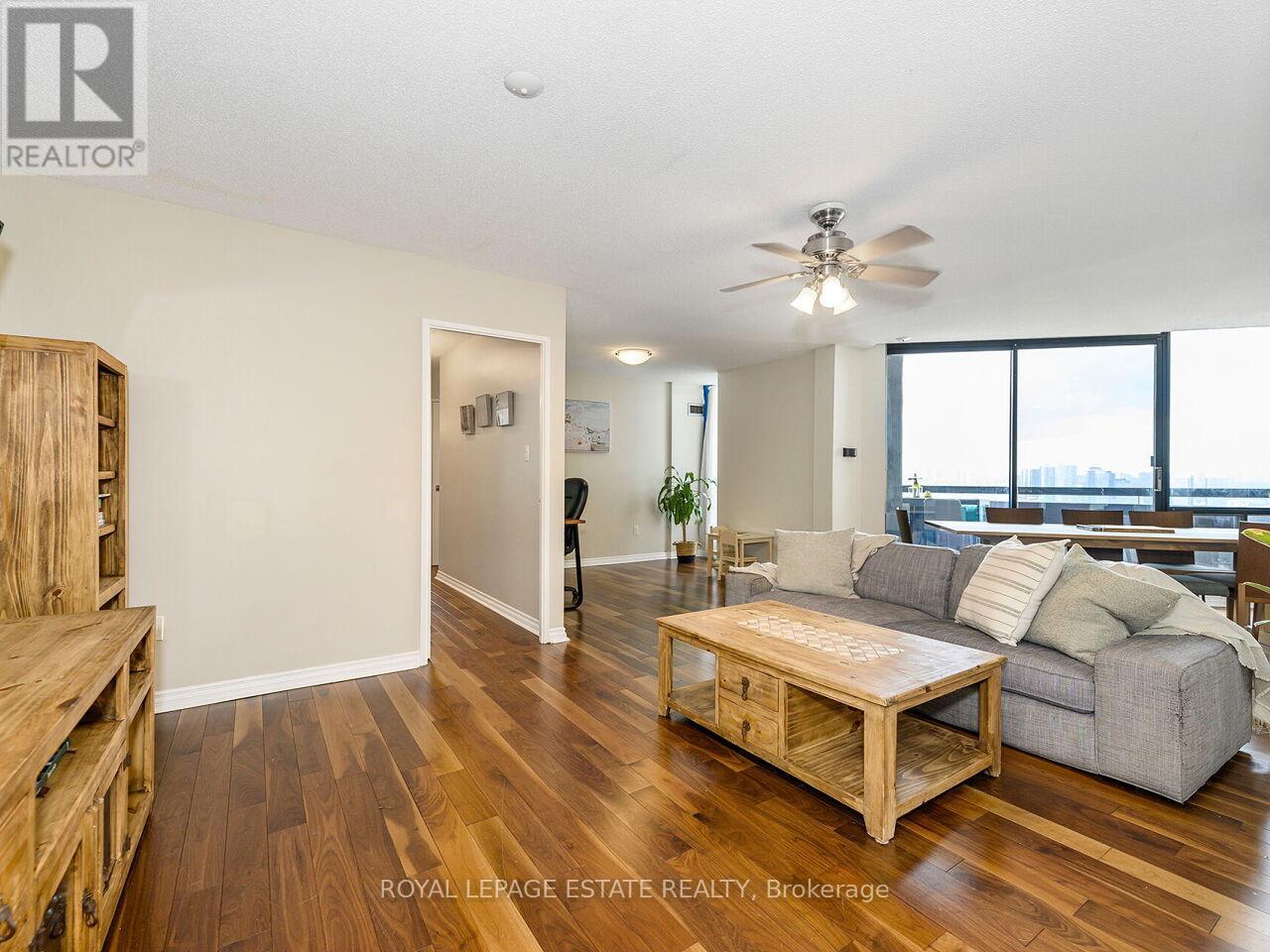 Ph05 - 75 Graydon Hall Manor, Toronto, Ontario  M3A 3M5 - Photo 9 - C13002618