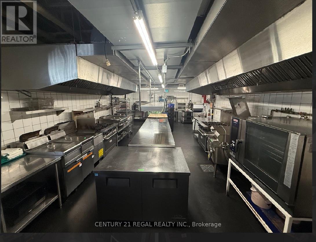 802 Dundas Street W, Toronto, Ontario M6J 1V3 - Photo 3 - C13002672