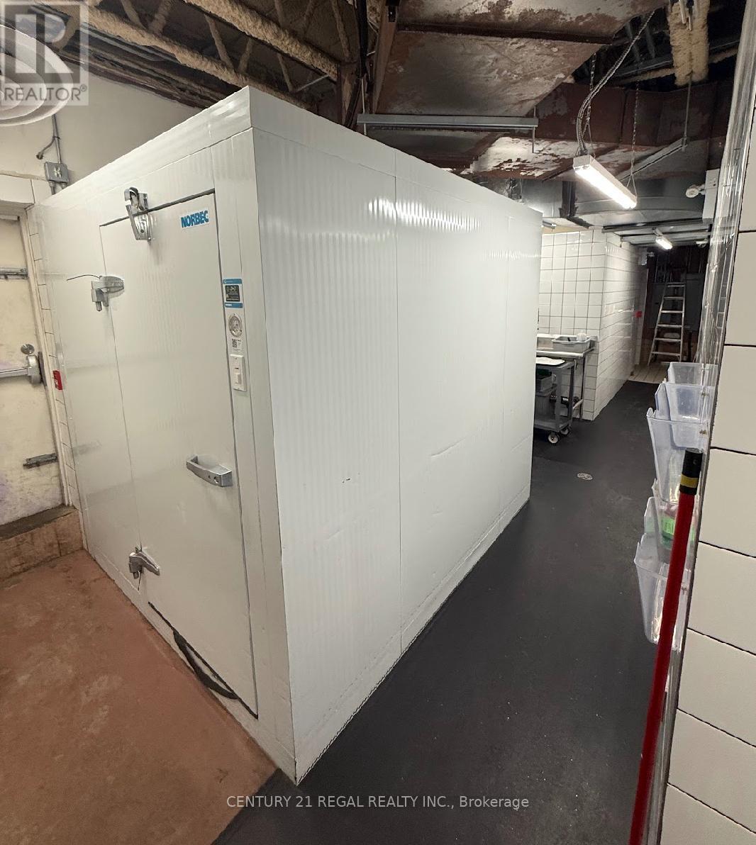 802 Dundas Street W, Toronto, Ontario M6J 1V3 - Photo 4 - C13002672