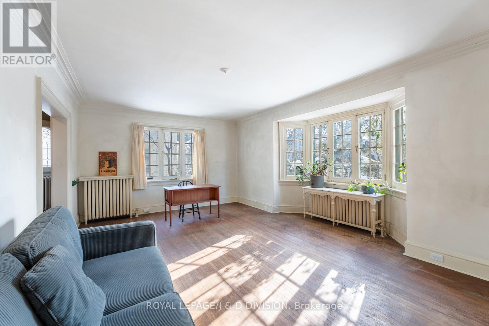 64 Heathdale Road, Toronto, Ontario M6C 1M8 - Photo 3 - C13002716