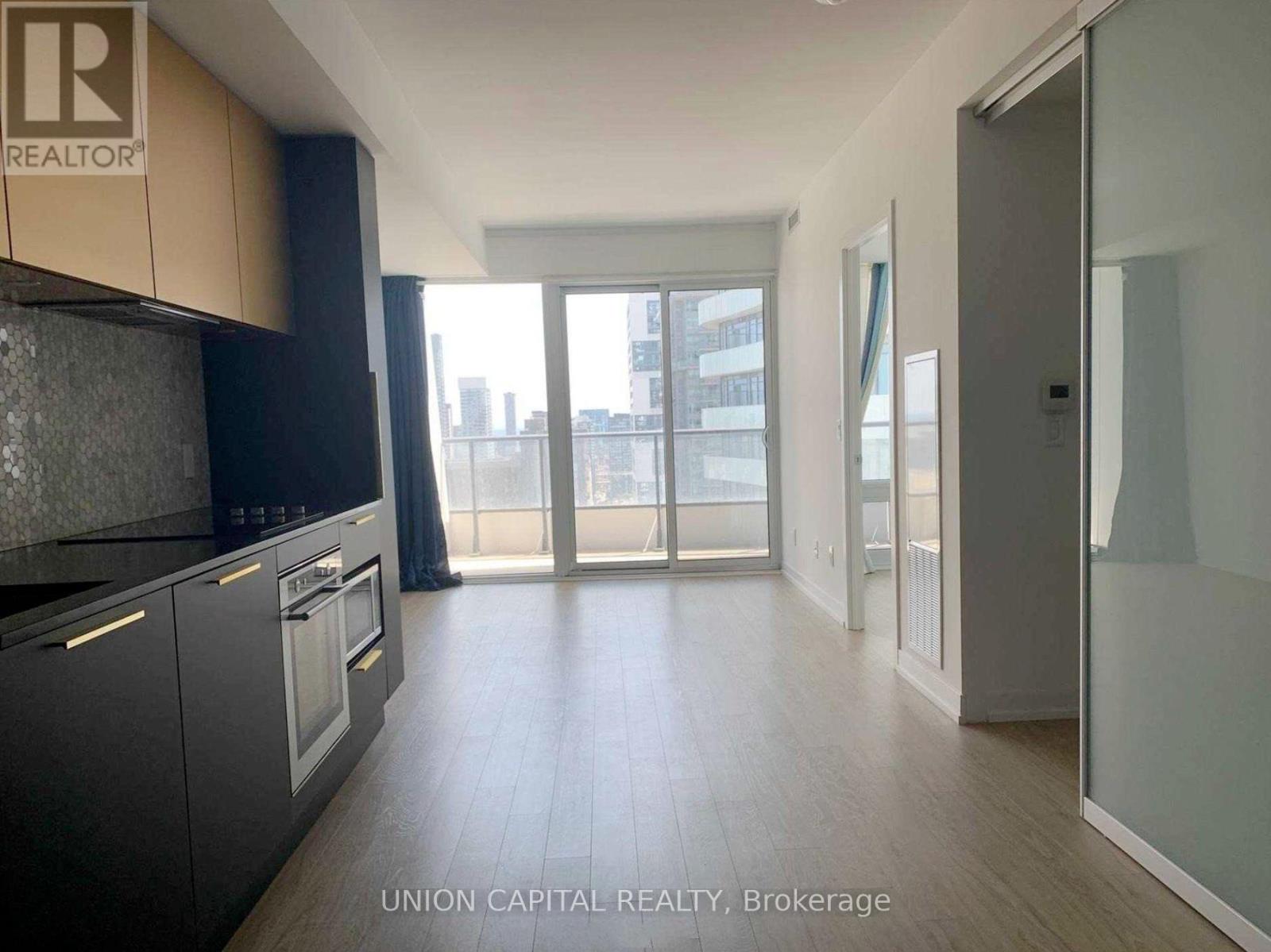 3918 - 85 Wood Street, Toronto, Ontario  M4Y 0E8 - Photo 2 - C13002766