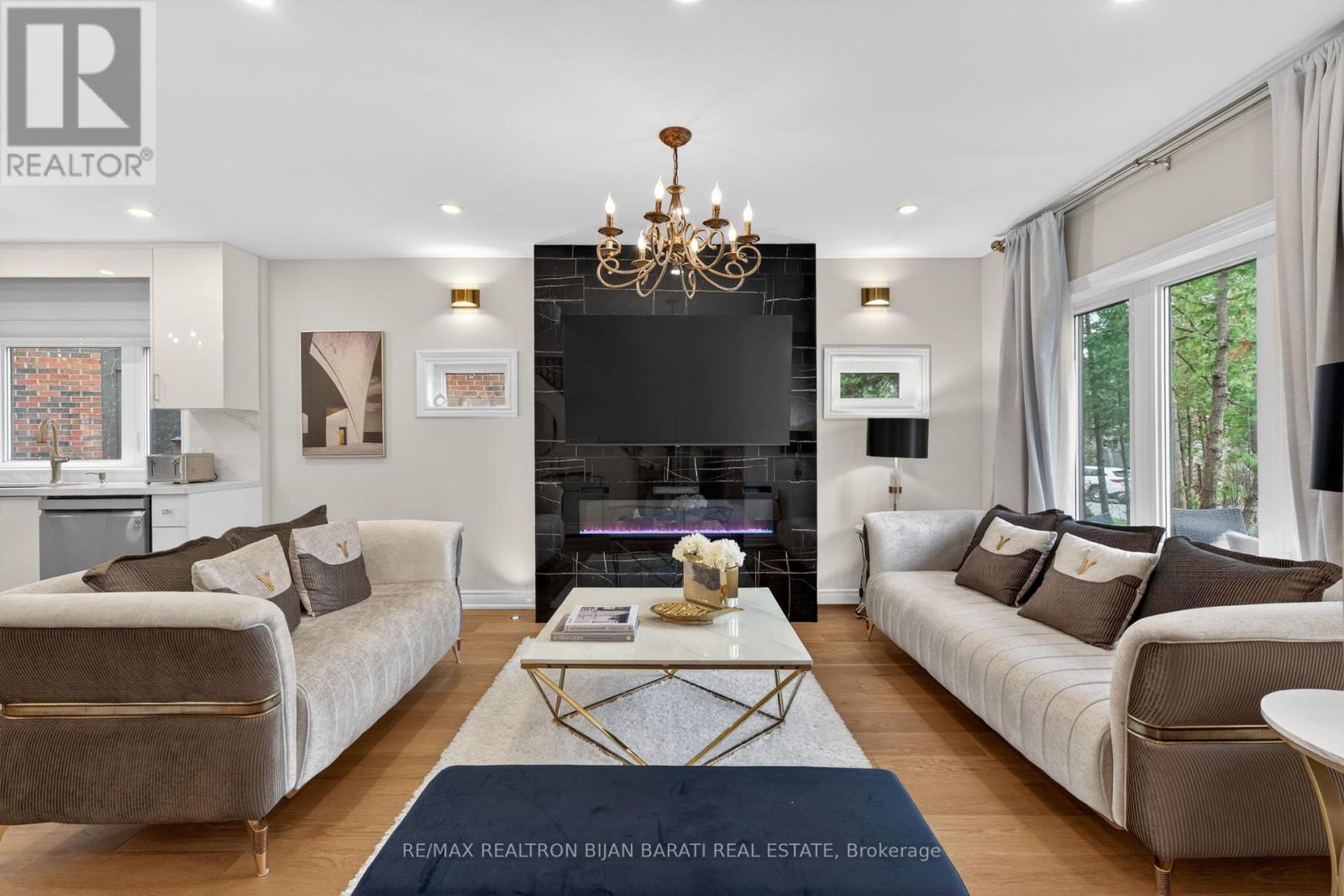 1 Wanless Crescent, Toronto, Ontario  M4N 3B6 - Photo 3 - C13002834