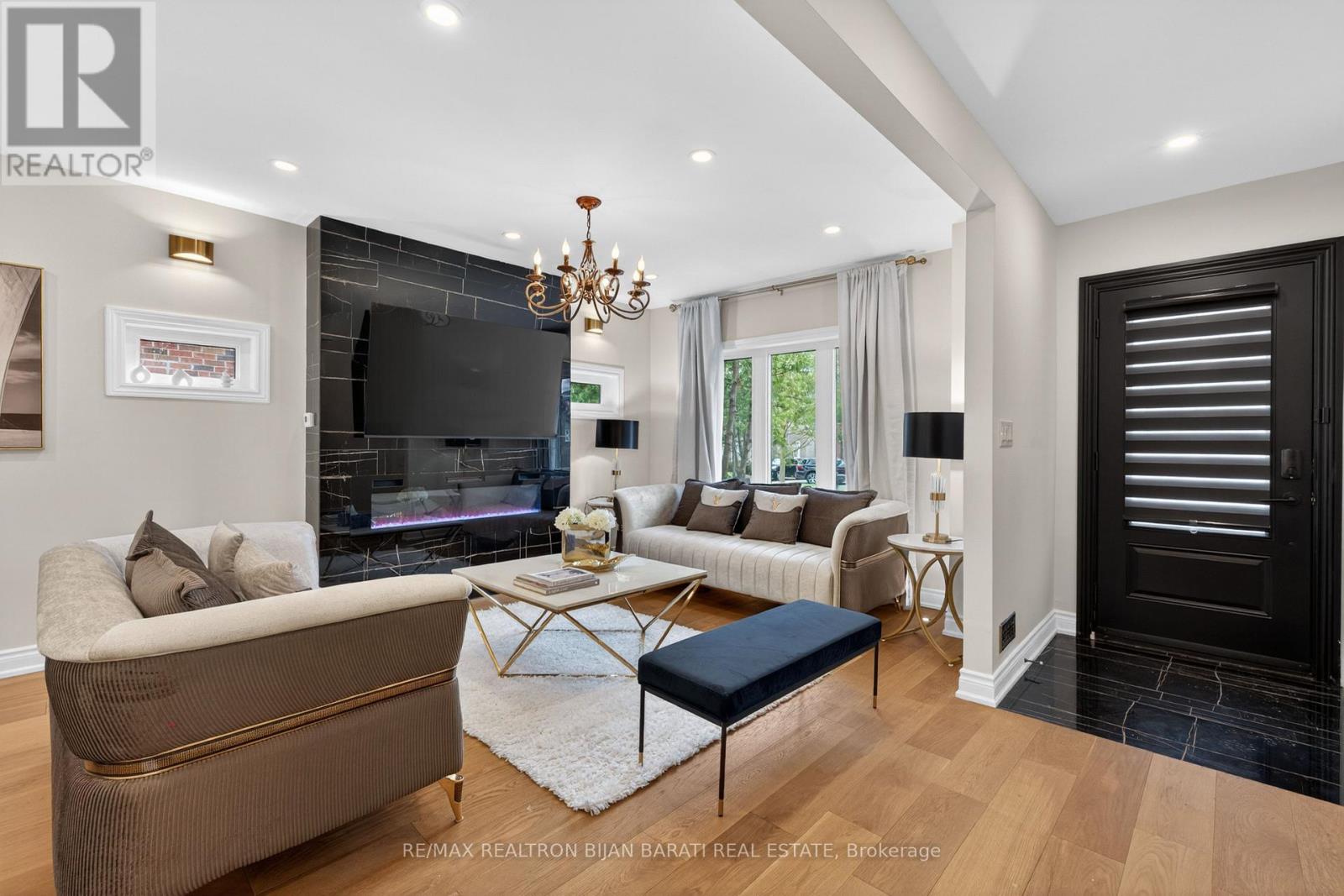 1 Wanless Crescent, Toronto, Ontario  M4N 3B6 - Photo 6 - C13002834