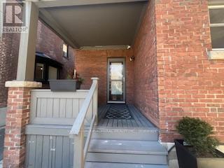 Back Studio Apartment - 335 Palmerston Boulevard, Toronto, Ontario  M6G 2N5 - Photo 2 - C12805064