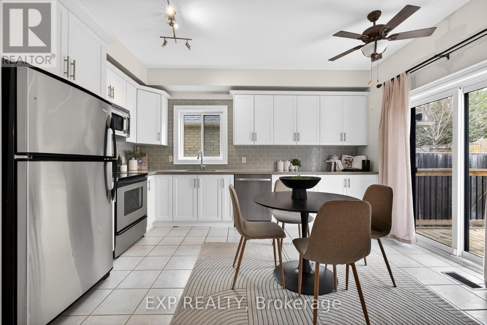 808 Greystone Court E, Oshawa, Ontario  L1K 2V1 - Photo 15 - E13002742