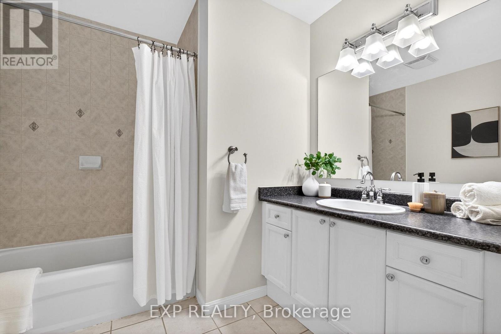 808 Greystone Court E, Oshawa, Ontario  L1K 2V1 - Photo 36 - E13002742