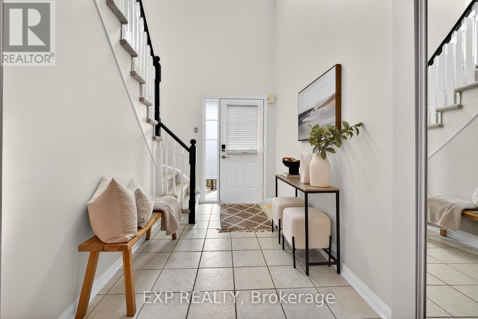 808 Greystone Court E, Oshawa, Ontario  L1K 2V1 - Photo 5 - E13002742