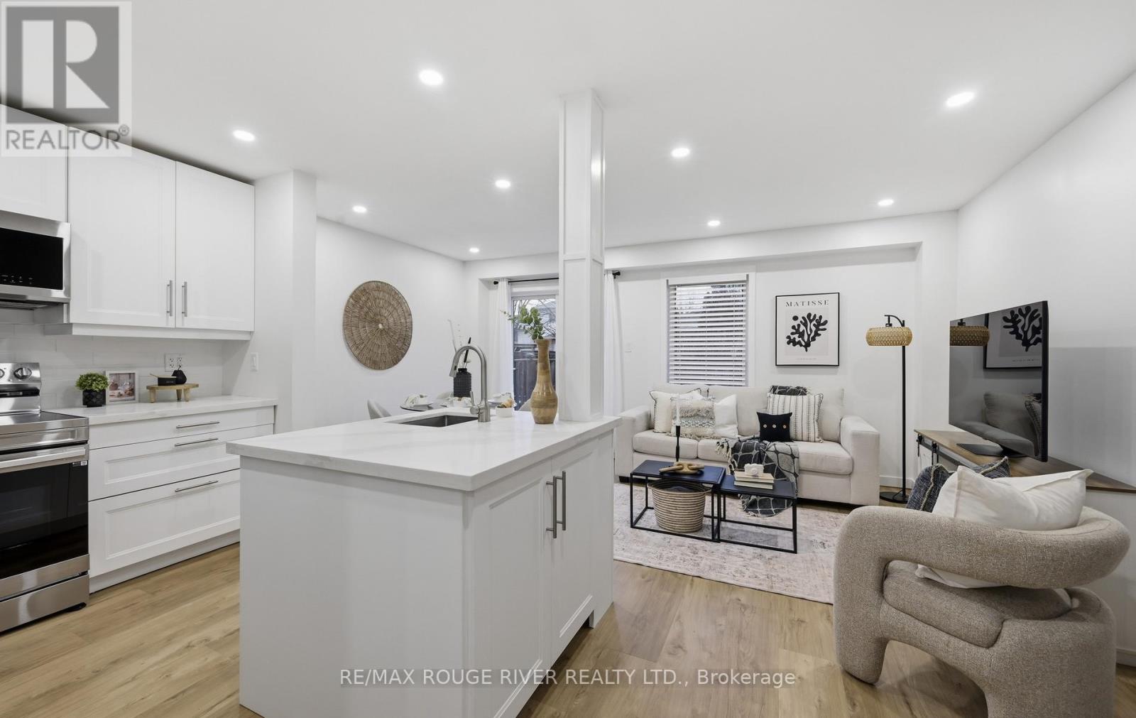 5 Somerscales Drive, Clarington, Ontario  L1C 5B6 - Photo 4 - E13002790