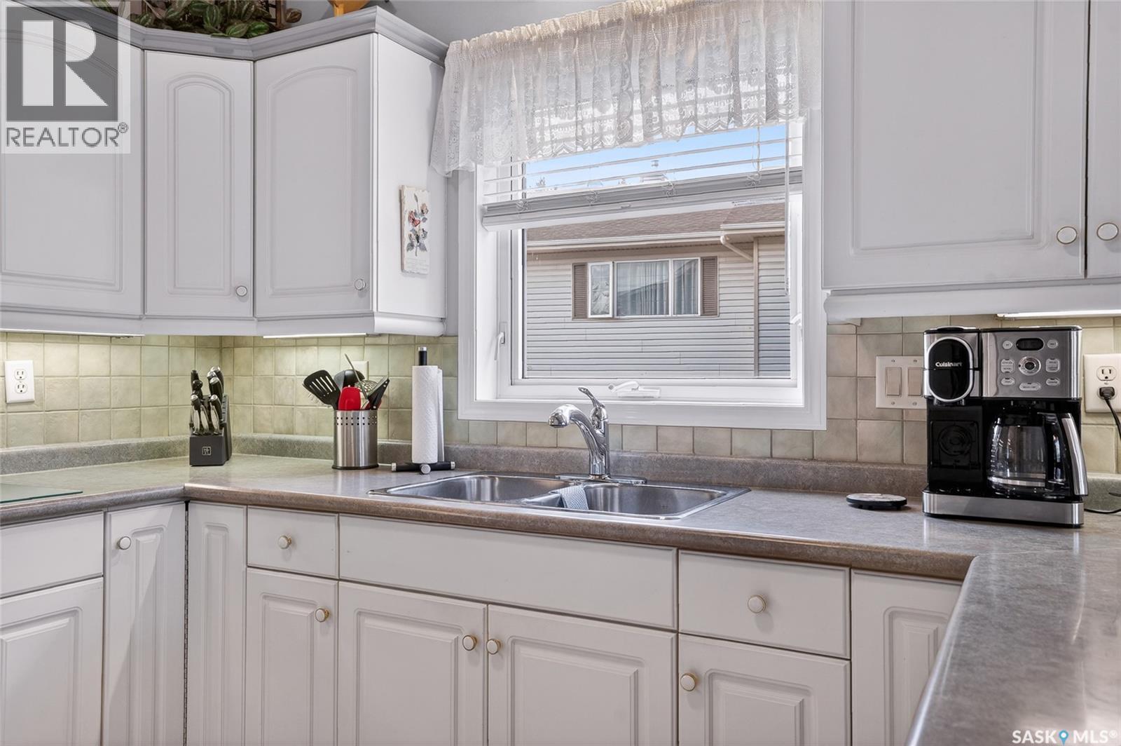 110 810 Mendel Crescent, Saskatoon, Saskatchewan  S7J 5K5 - Photo 11 - SK032960