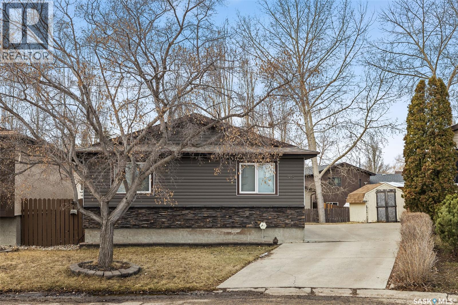 918 East BAY, Regina, Saskatchewan
