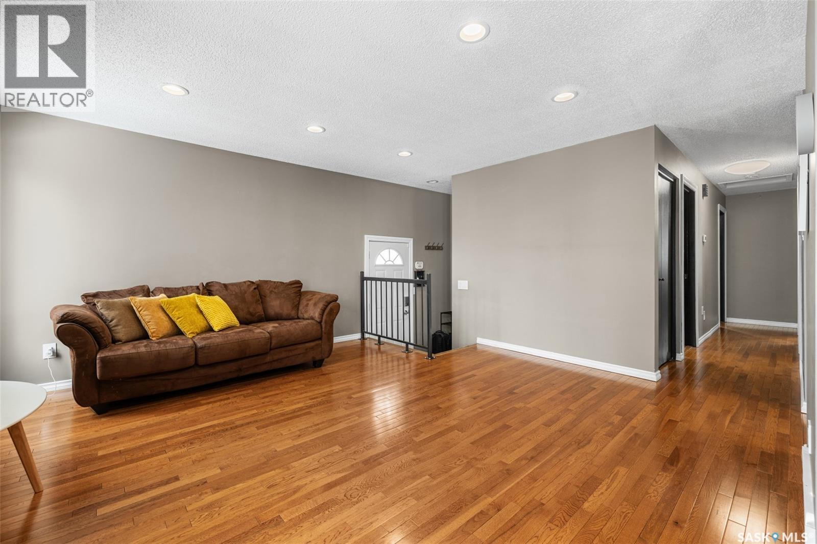 918 East Bay, Regina, Saskatchewan  S4N 6W6 - Photo 5 - SK032882