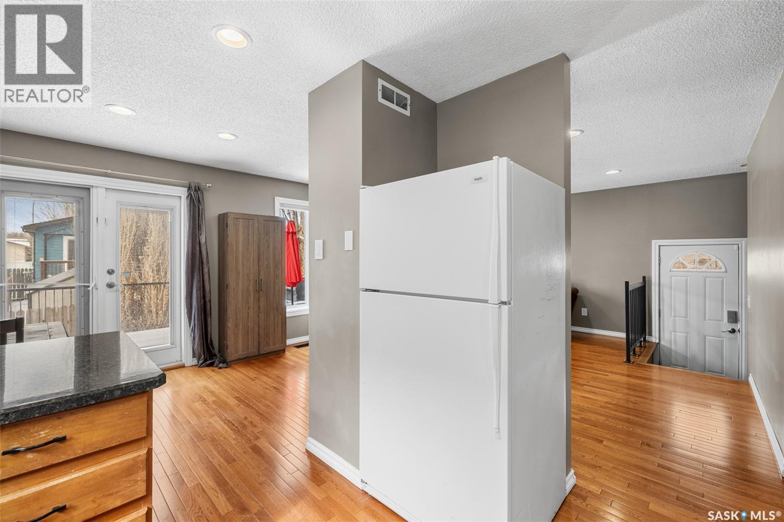 918 East Bay, Regina, Saskatchewan  S4N 6W6 - Photo 9 - SK032882