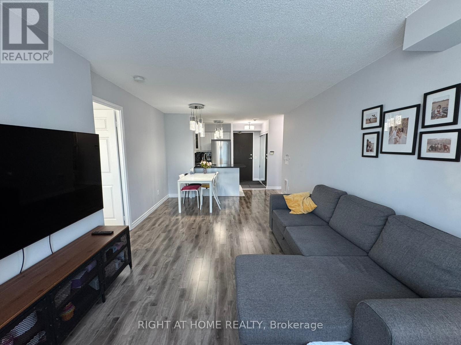 1102 - 23 Oneida Crescent, Richmond Hill, Ontario  L4B 0A2 - Photo 4 - N13002578