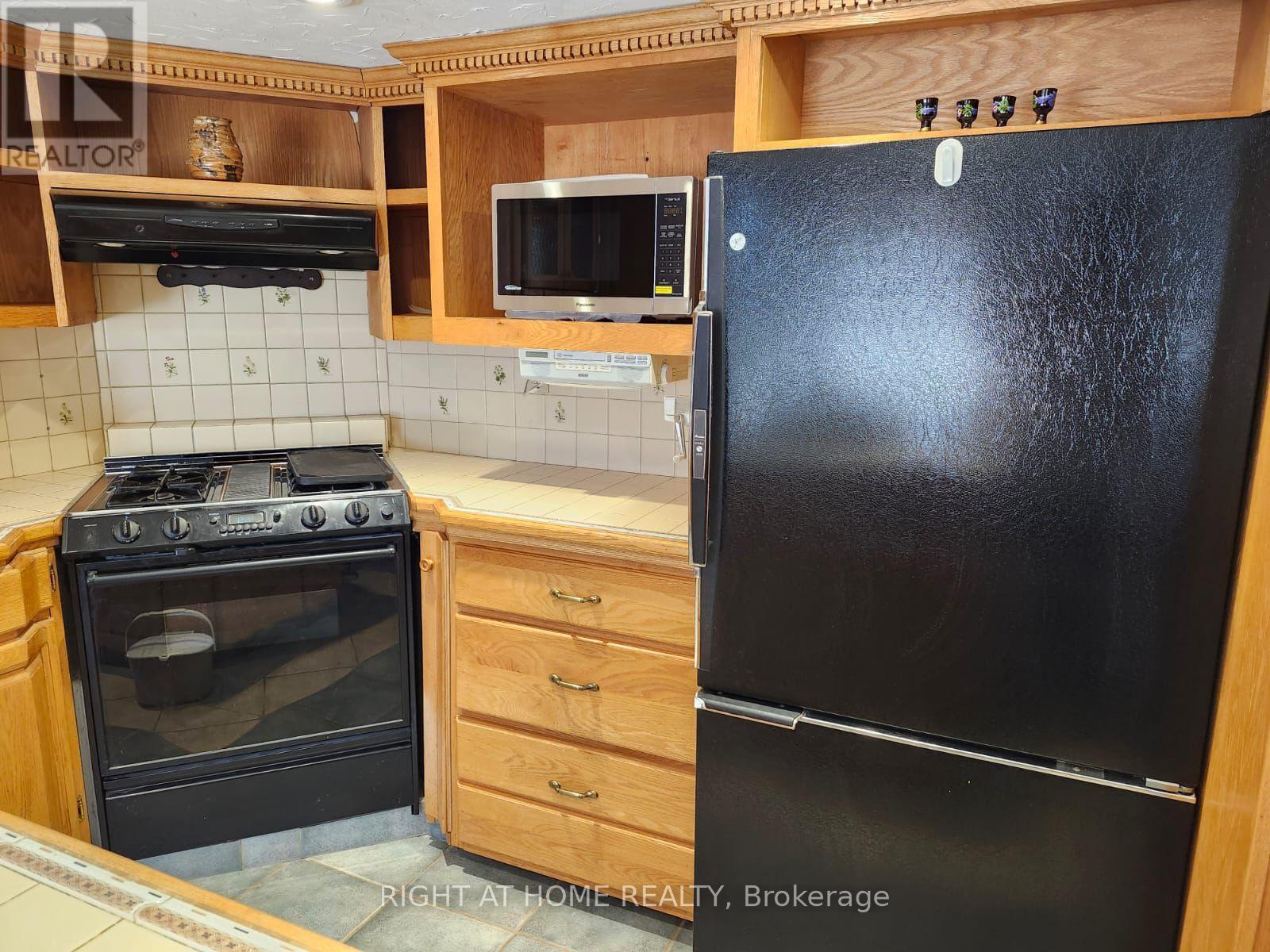 104 Peevers Crescent, Newmarket, Ontario  L3Y 7T1 - Photo 10 - N13002662