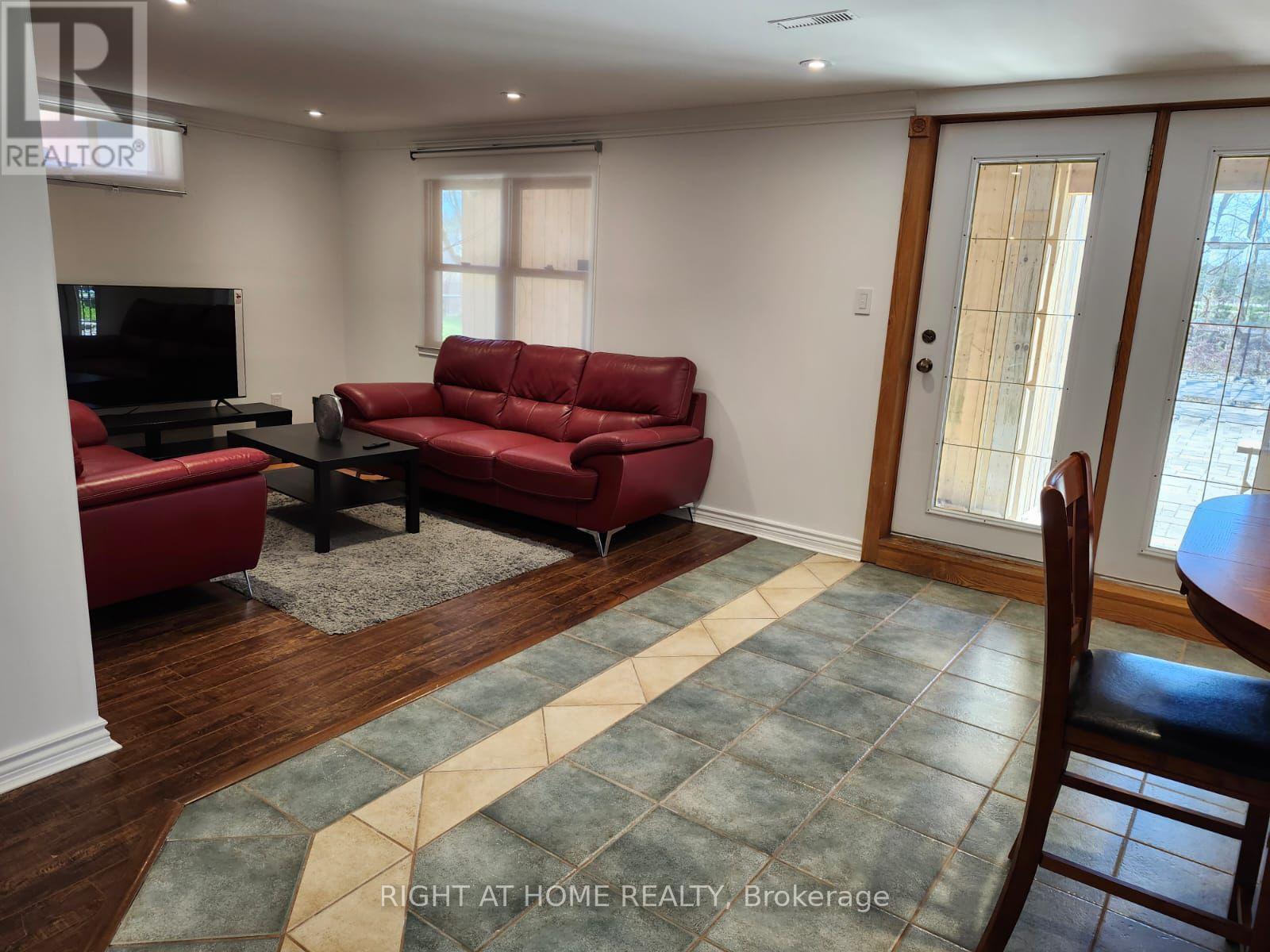 104 Peevers Crescent, Newmarket, Ontario  L3Y 7T1 - Photo 6 - N13002662