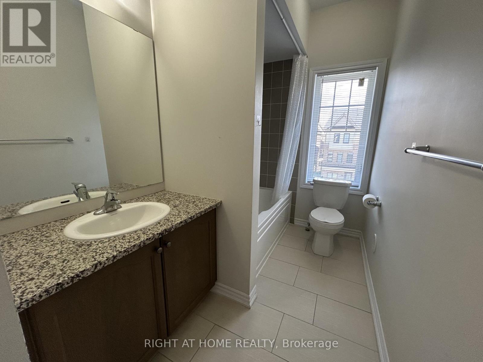 2 Isabella Peach Drive, Markham, Ontario  L6C 0Z1 - Photo 12 - N13002824