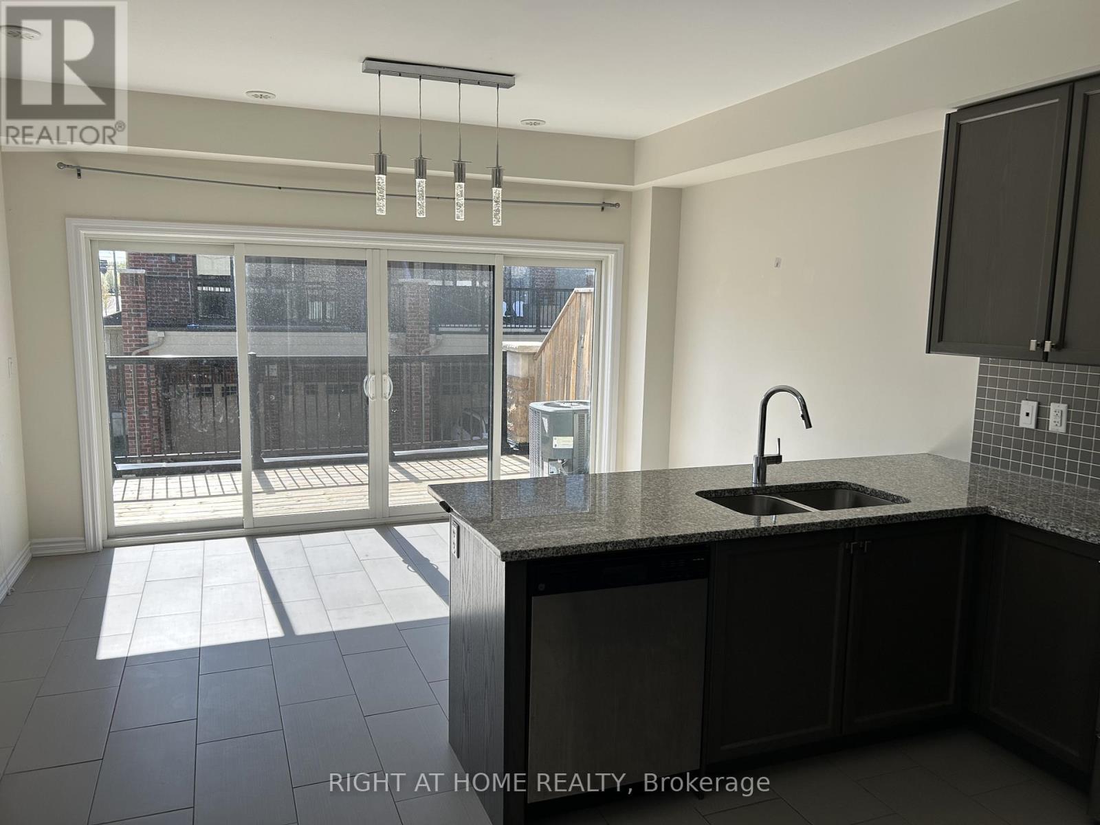 2 Isabella Peach Drive, Markham, Ontario  L6C 0Z1 - Photo 6 - N13002824